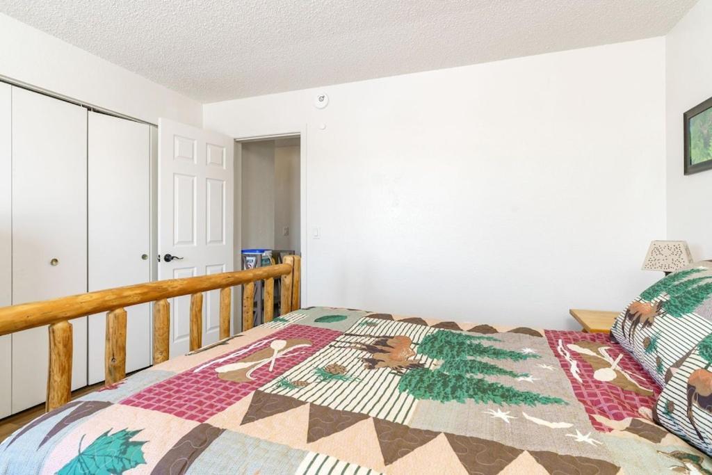 The Moose Crossing Apartment Anchorage Bagian luar foto