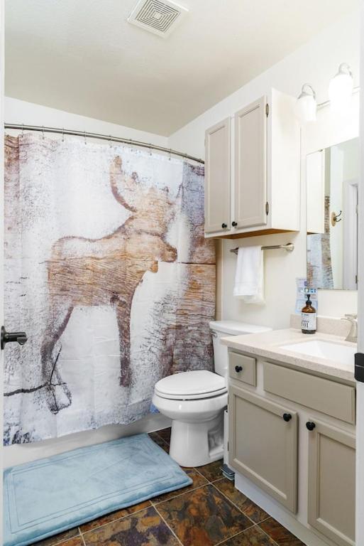 The Moose Crossing Apartment Anchorage Bagian luar foto